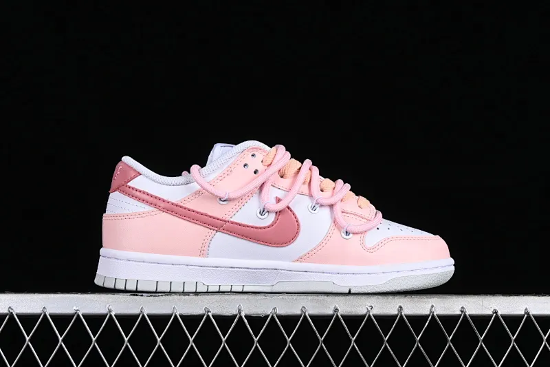 All categories Nk SB Dunk series Nk SB Dunk Low low-top sneakers Nk Dunk Low Sanshi Laboratory Dopamine Foundation Hug Bear SB strap low-top casual sneakers DH9765-102
